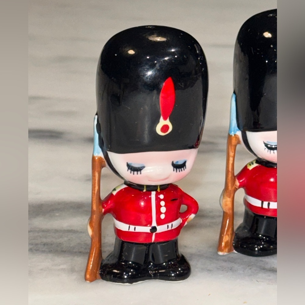 Vintage NC Cameron & Sons London British Beefeater salt and pepper 60’ - Picture 4 of 10